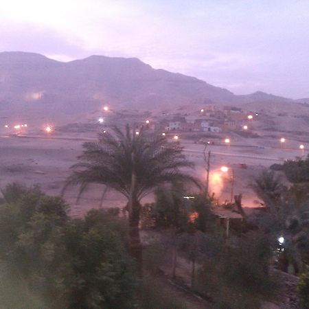 Pharaohs Hotel Luxor Bagian luar foto