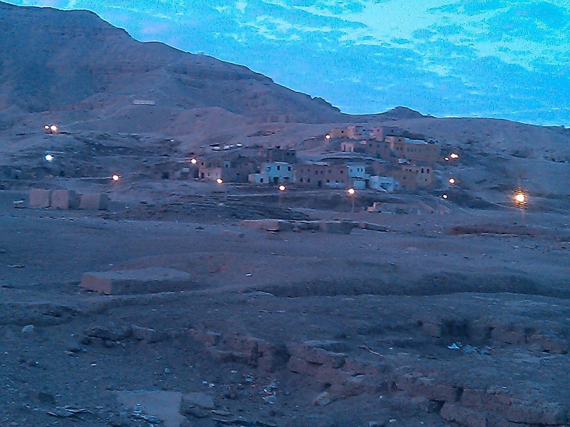 Pharaohs Hotel Luxor Bagian luar foto
