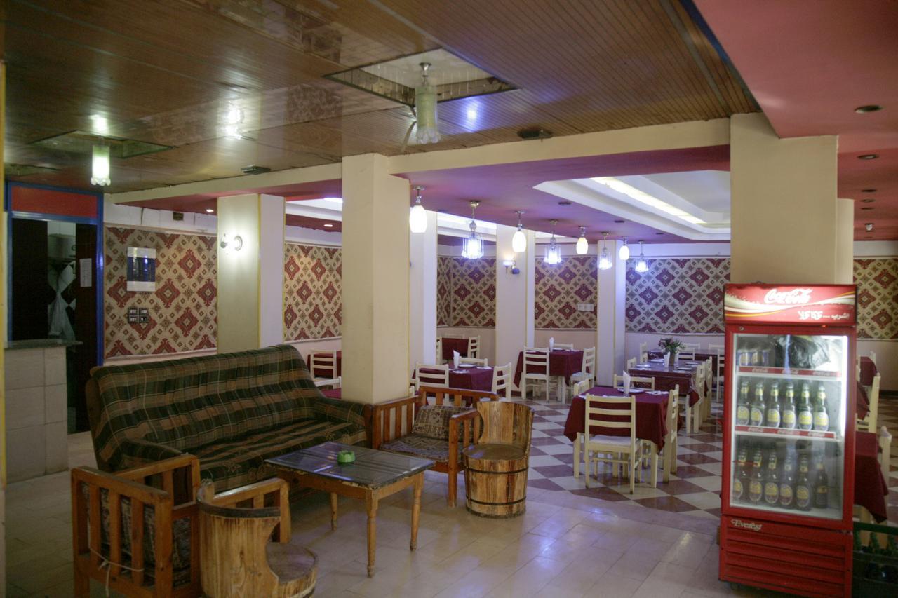 Pharaohs Hotel Luxor Bagian luar foto