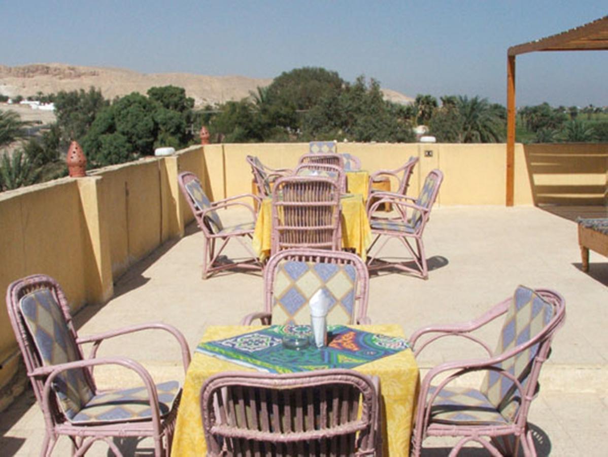 Pharaohs Hotel Luxor Bagian luar foto