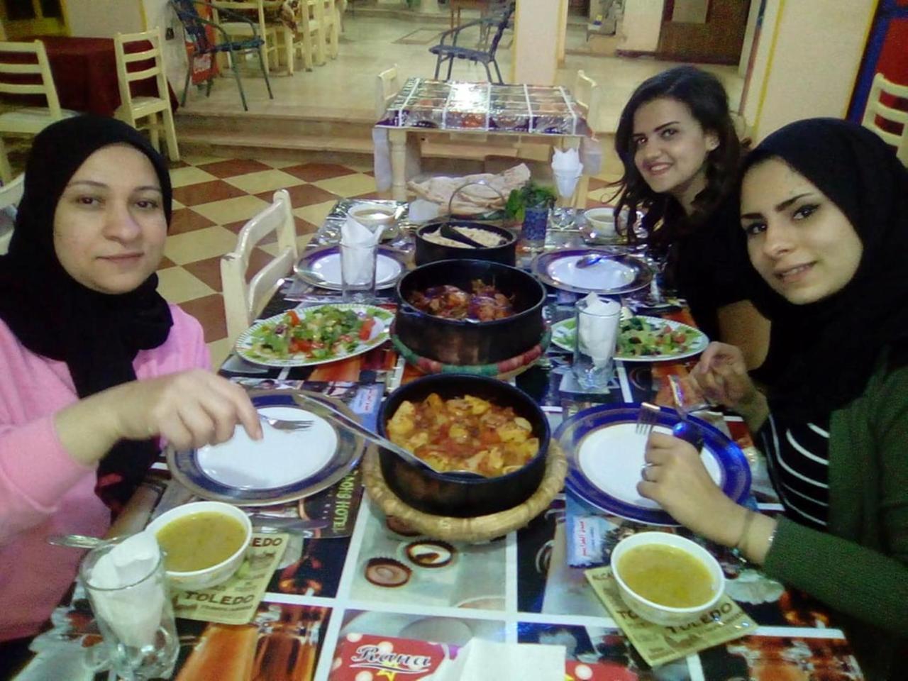 Pharaohs Hotel Luxor Bagian luar foto